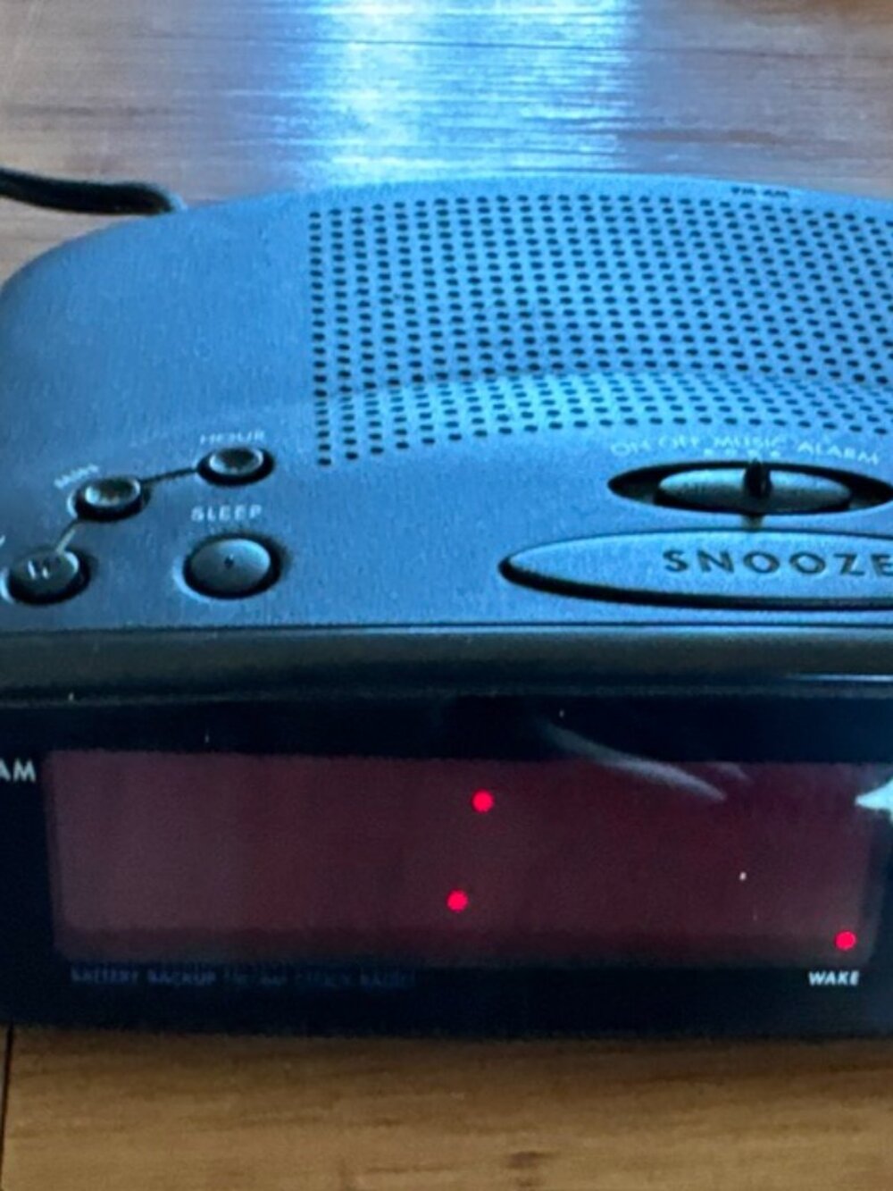 GE 7-4615A LED Time - AM/FM Alarm Clock With 9V Battery Backup - Functioning. EU
